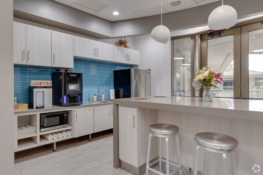 More Photos Of 14362 N Frank Lloyd Wright Blvd, Scottsdale Unknown For Lease