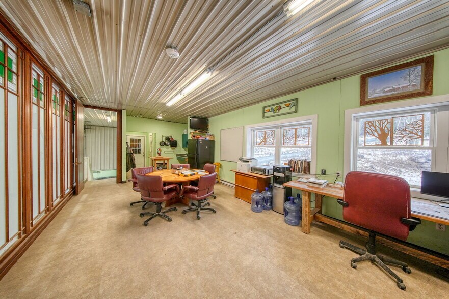 More Photos Of 26 Holland rd, Ferndale Manufacturing For Sale