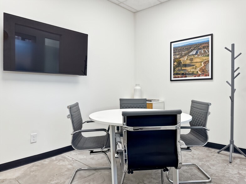 More Photos Of 17 E Stone Ave, Greenville Coworking Space