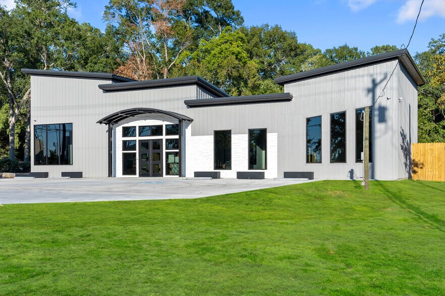 More Photos Of 2001 Tulane Dr, Lufkin Medical For Sale