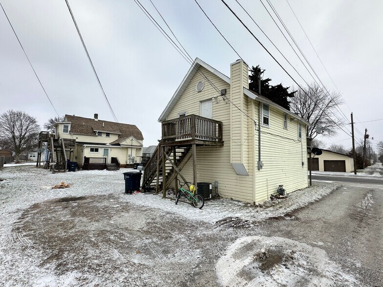 More Photos Of 1831 N C St, Elwood Apartments For Sale
