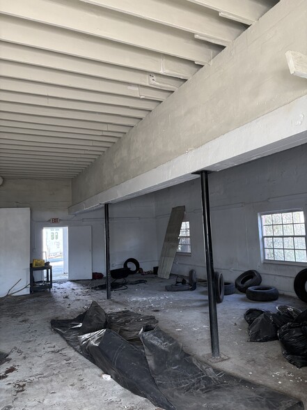 More Photos Of 3067 NW 54th St, Miami Warehouse For Sale