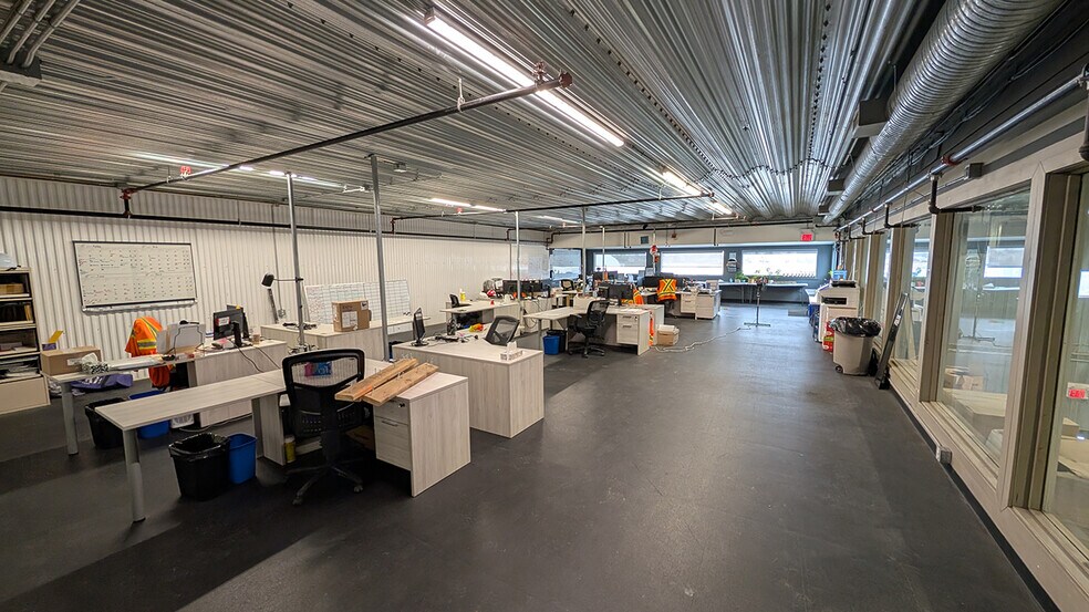 More Photos Of 91 Lowson Cres, Winnipeg Distribution For Sale