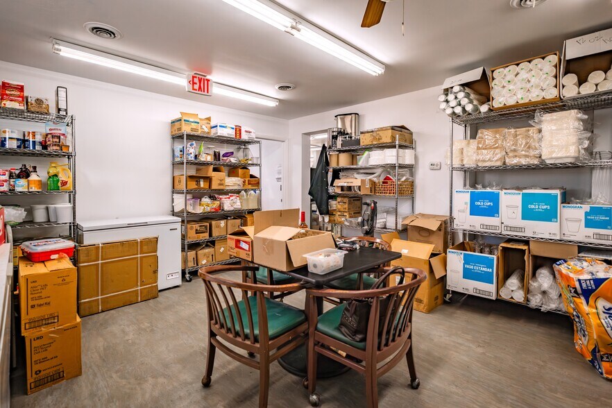 More Photos Of 425 S Main St, Choteau Garden Center For Sale