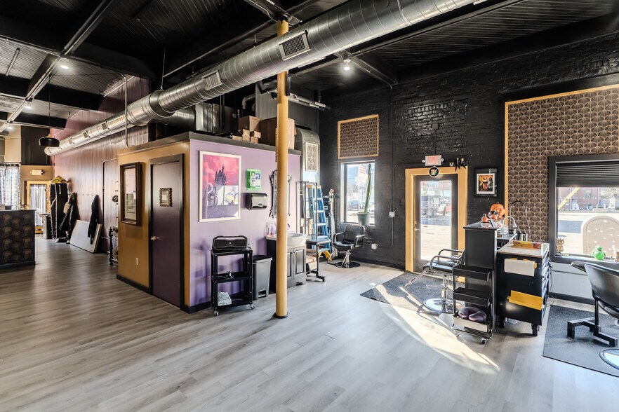 More Photos Of 46-54 Union St, Easthampton Storefront Retail Residential For Lease