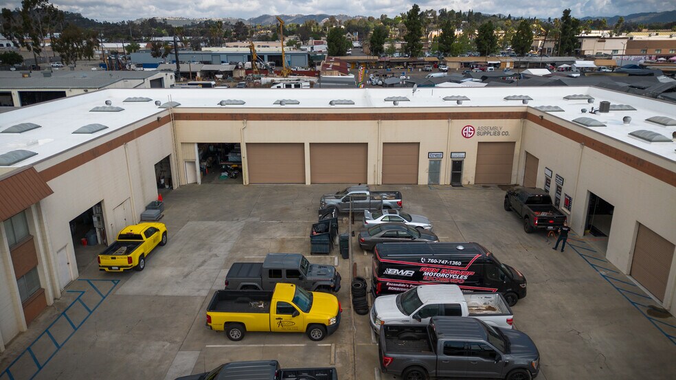 More Photos Of 802-812 W Washington Ave, Escondido Service For Sale