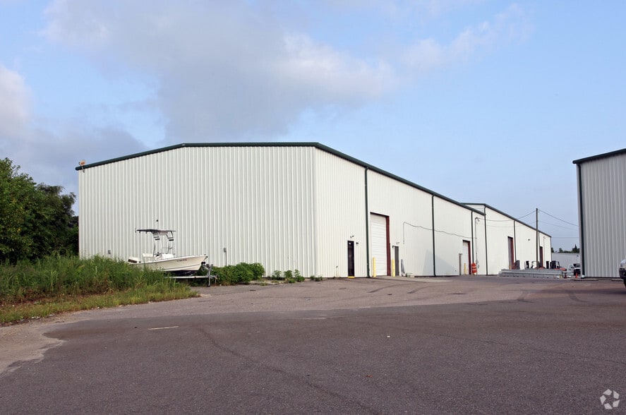 Primary Photo Of 4301 Dorchester Rd, North Charleston Warehouse For Lease
