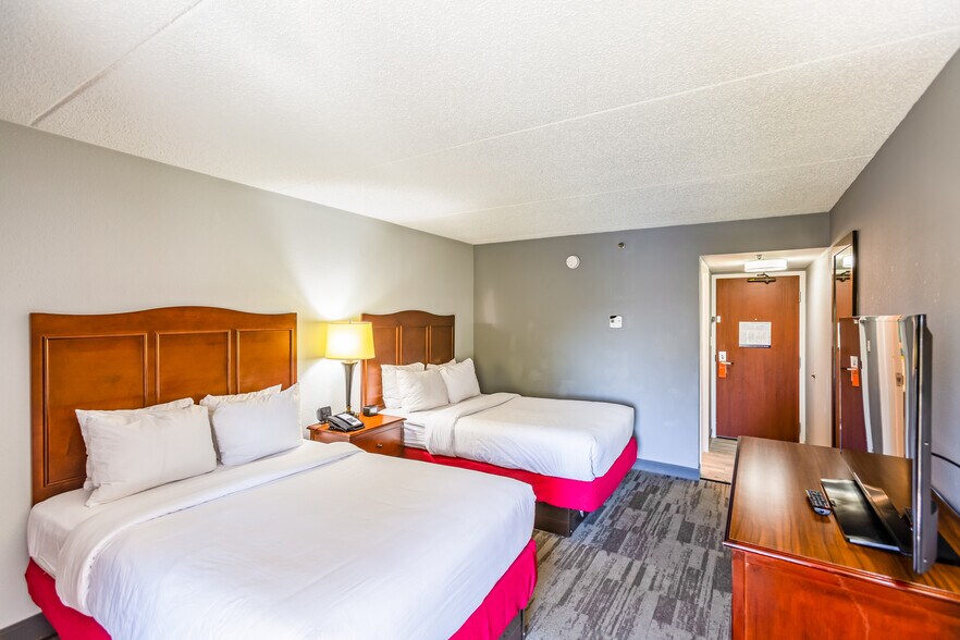 More Photos Of 5793 Greenwich Rd, Virginia Beach Hotel For Sale