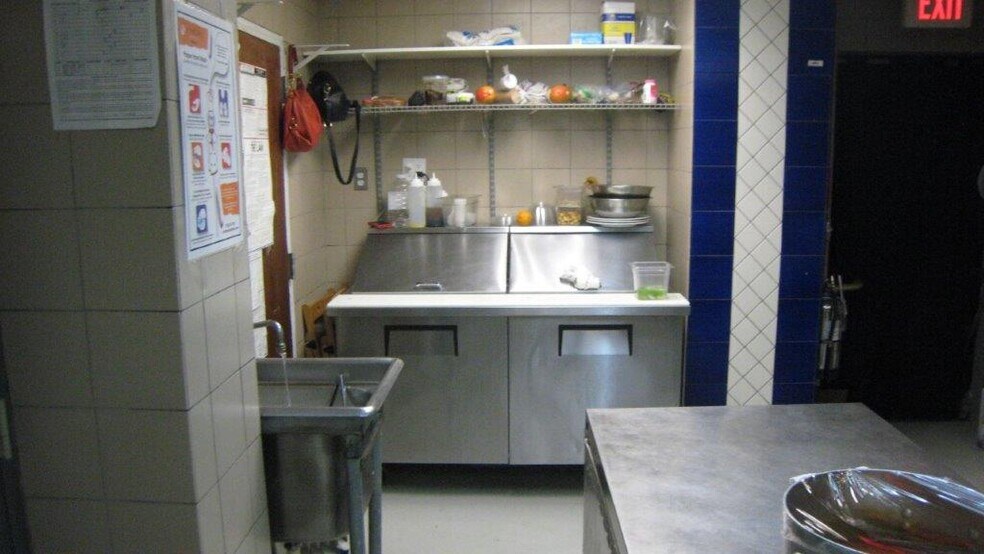 More Photos Of 24 Franklin Ave, Ridgewood Restaurant For Lease