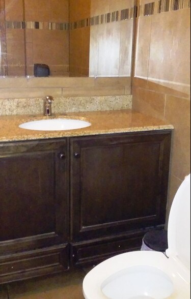 More Photos Of 880 Youngstown Poland Rd, Struthers Restaurant For Lease