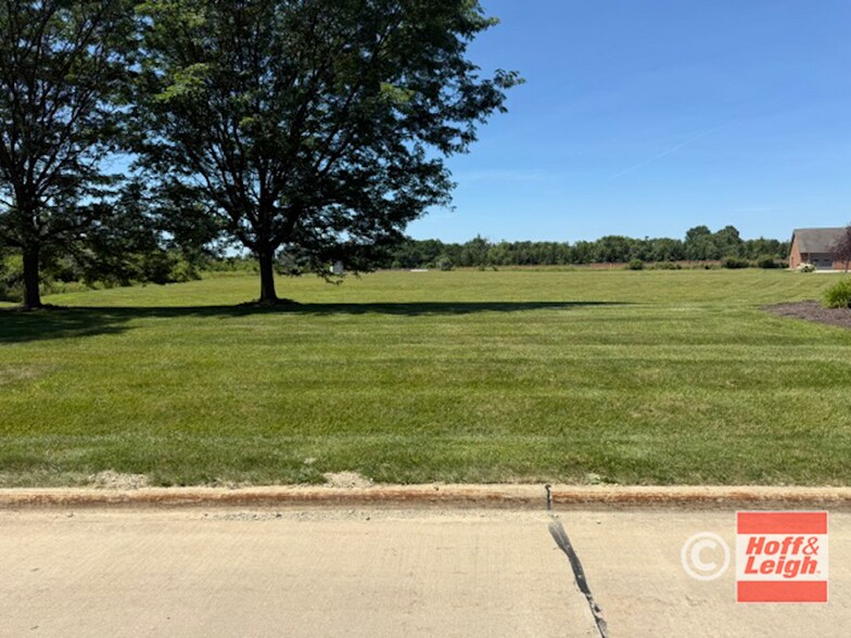 More Photos Of 1680 Industrial Pky, Brunswick Office For Sale