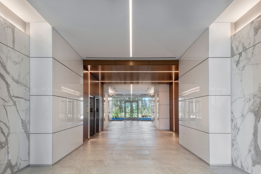 More Photos Of 1500 W Parkwood Ave, Friendswood Office For Lease