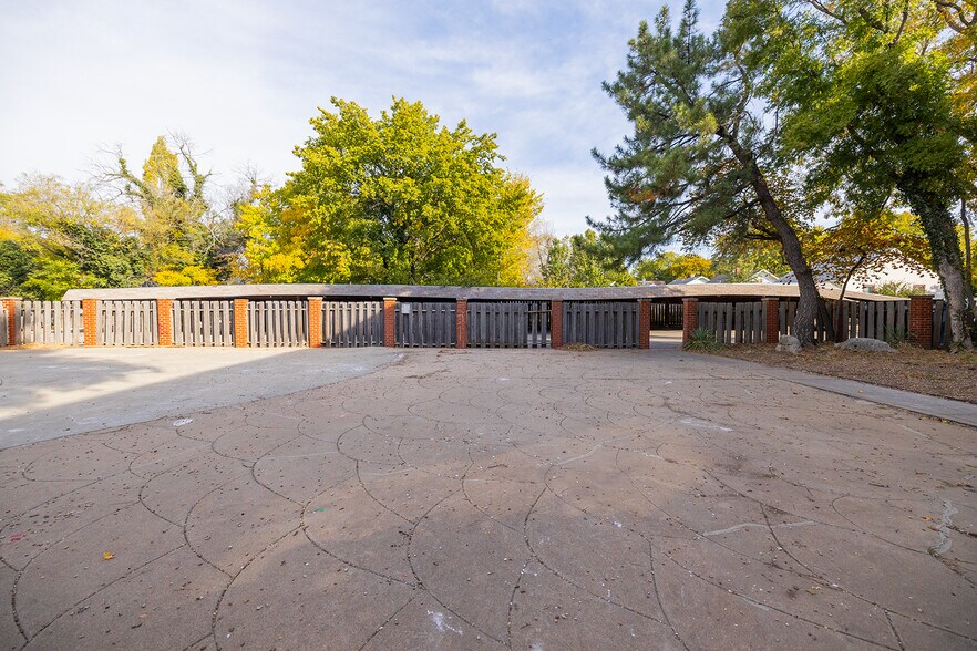 More Photos Of 2520 E Lincoln St, Wichita Apartments For Sale