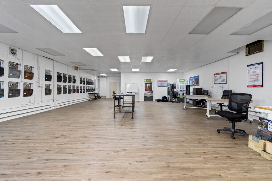 More Photos Of 8028 Newark Rd, Mount Vernon Industrial For Sale