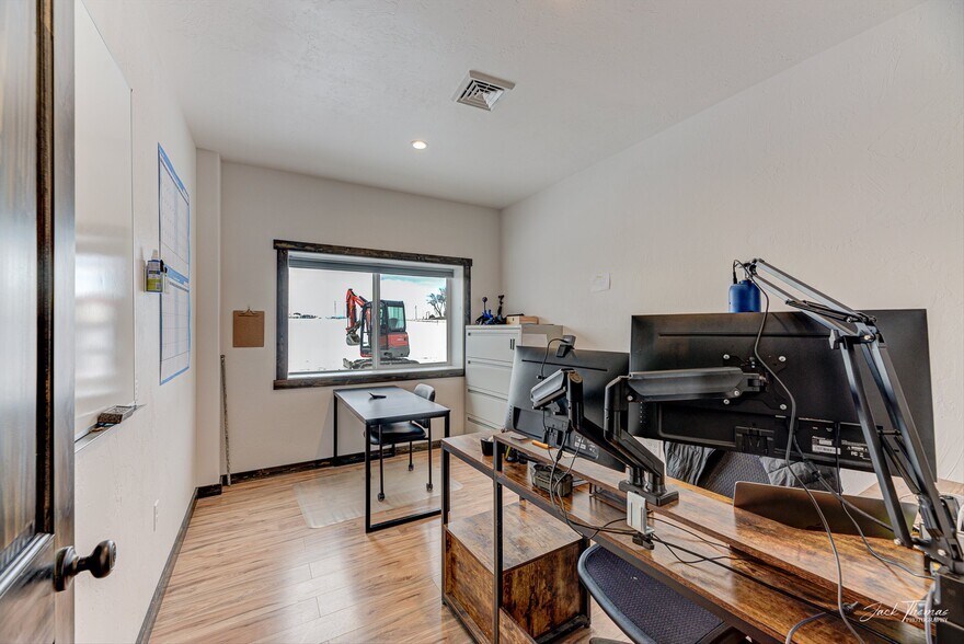 More Photos Of 4775 York Rd, Helena Light Distribution For Sale
