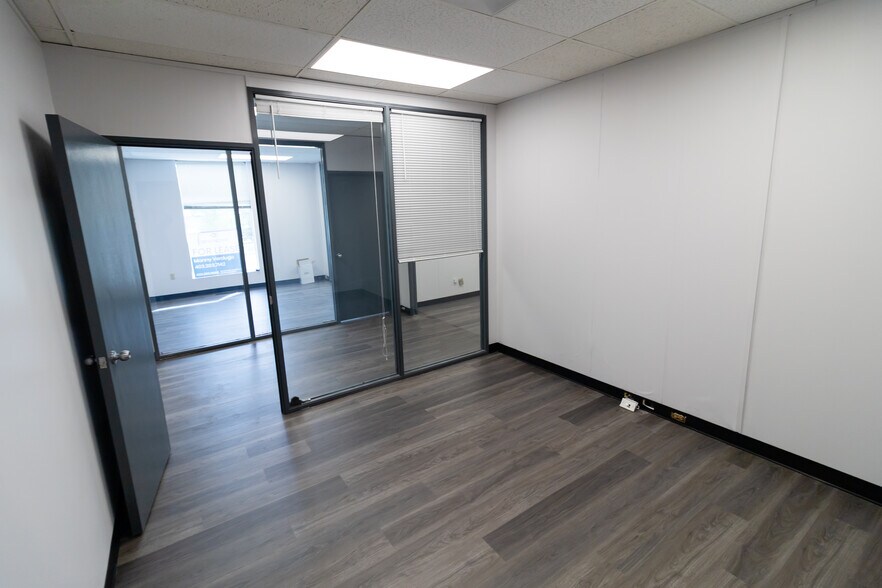 More Photos Of 3501 23rd St NE, Calgary Warehouse For Lease