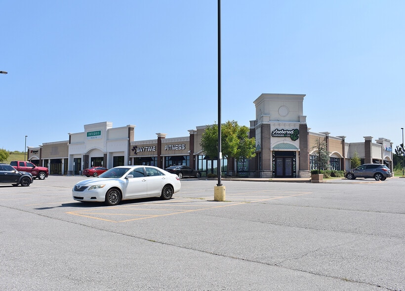 Primary Photo Of 1700-1726 S Division St, Guthrie General Retail For Lease