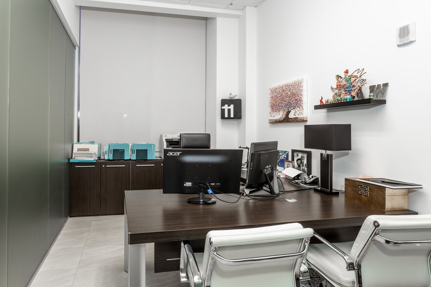 More Photos Of 20200 W Dixie Hwy, Aventura Medical For Lease