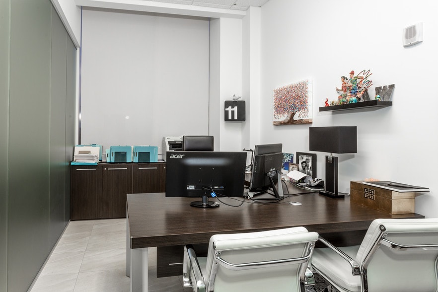 More Photos Of 20200 W dixie Hwy, Aventura Medical For Sale