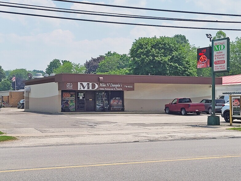 More Photos Of 137 Main St E, Girard Restaurant For Sale