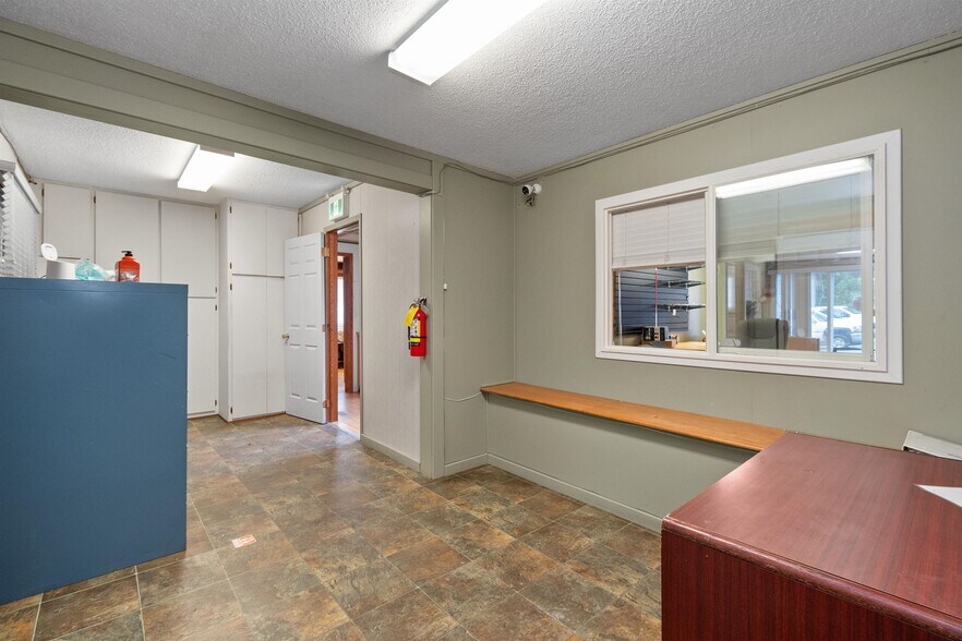 More Photos Of 2253-2265B W Railway St, Abbotsford Warehouse For Lease