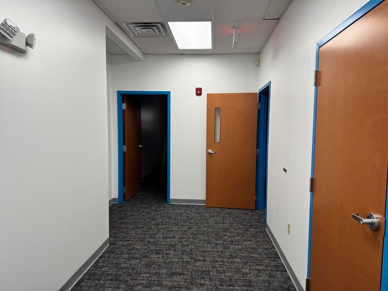 More Photos Of 959 N Main St, Providence Office For Lease