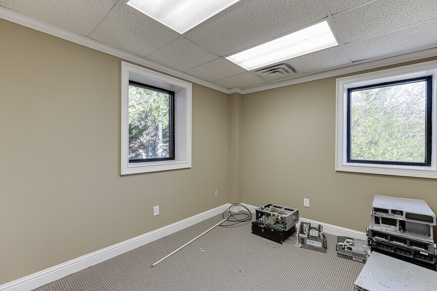 More Photos Of 743 Church St, Buford Office For Sale