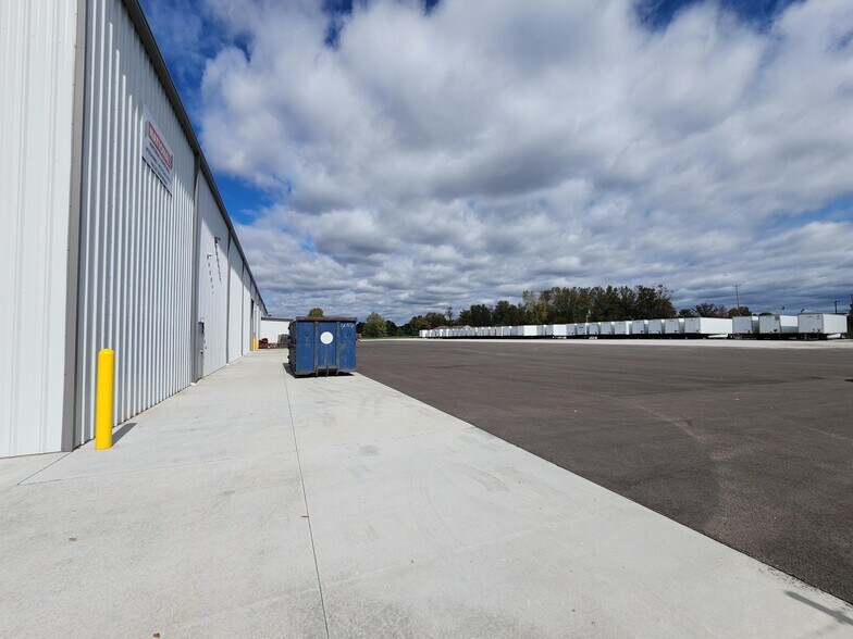 More Photos Of 2099 E Tipton St, Seymour Manufacturing For Lease