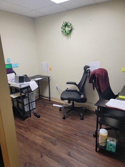More Photos Of 385 Oxford Valley Rd, Yardley Medical For Lease