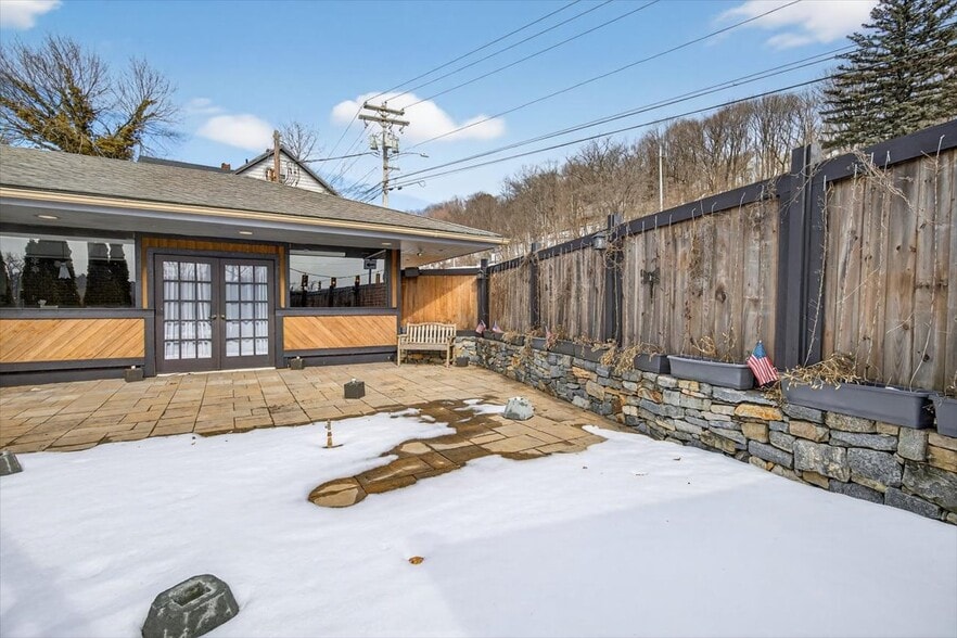 More Photos Of 5 Main St, Derby Restaurant For Sale