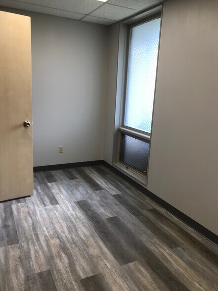 More Photos Of 4520 Oberlin Ave, Lorain Medical For Sale
