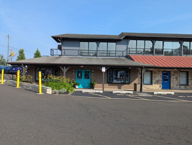 More Photos Of 606 2nd St, Southampton Storefront Retail Office For Lease