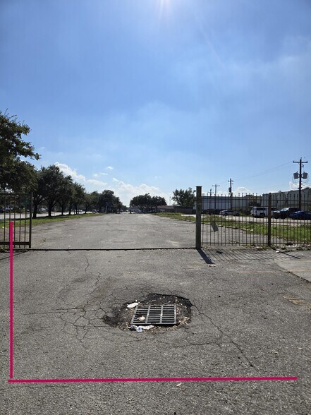 More Photos Of 8200 Broadway St, Houston Land For Sale