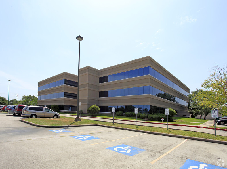 2802 Garth Rd, Baytown, TX 77521 - Medical Office For Lease | Cityfeet.com