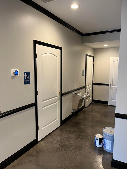 More Photos Of 137-139 Commons Way, Greenville Office For Lease