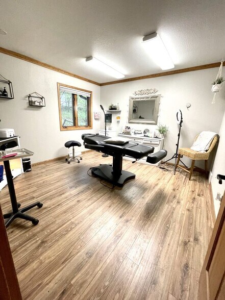More Photos Of 1440 W Ridge St, Marquette Storefront Retail Office For Sale