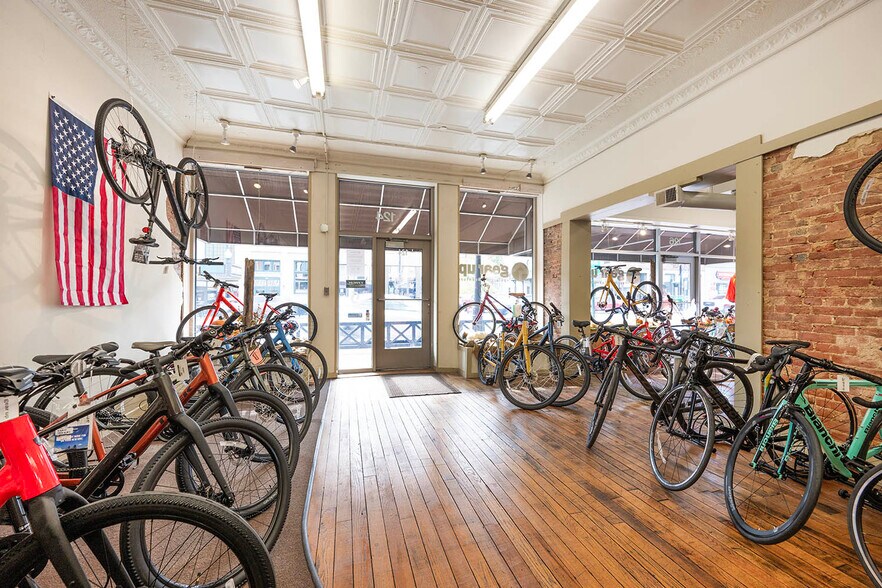 More Photos Of 126 W Main St, Plainfield Storefront For Sale