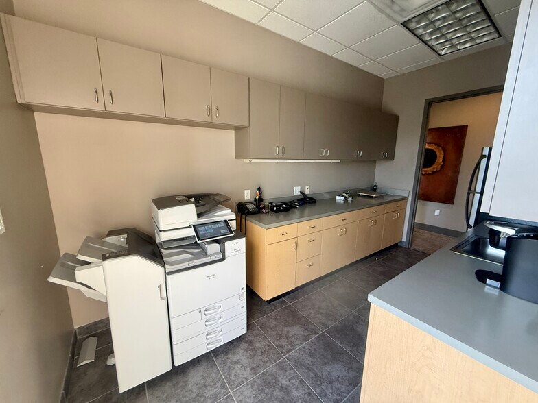 More Photos Of 960194 Gateway Blvd, Fernandina Beach Office For Lease