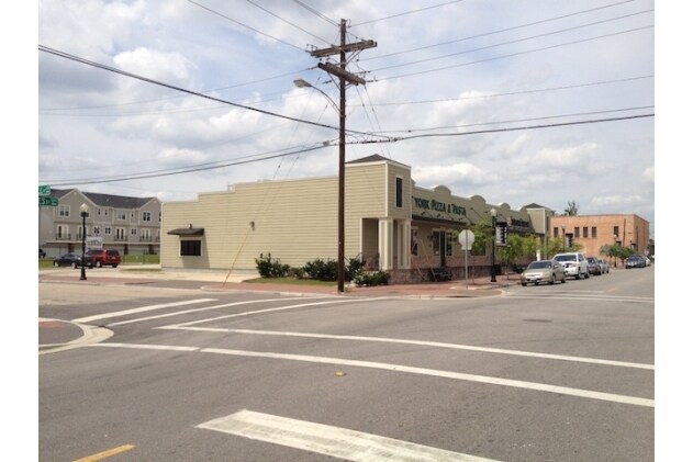 Primary Photo Of 790 Neches, Beaumont Restaurant For Lease
