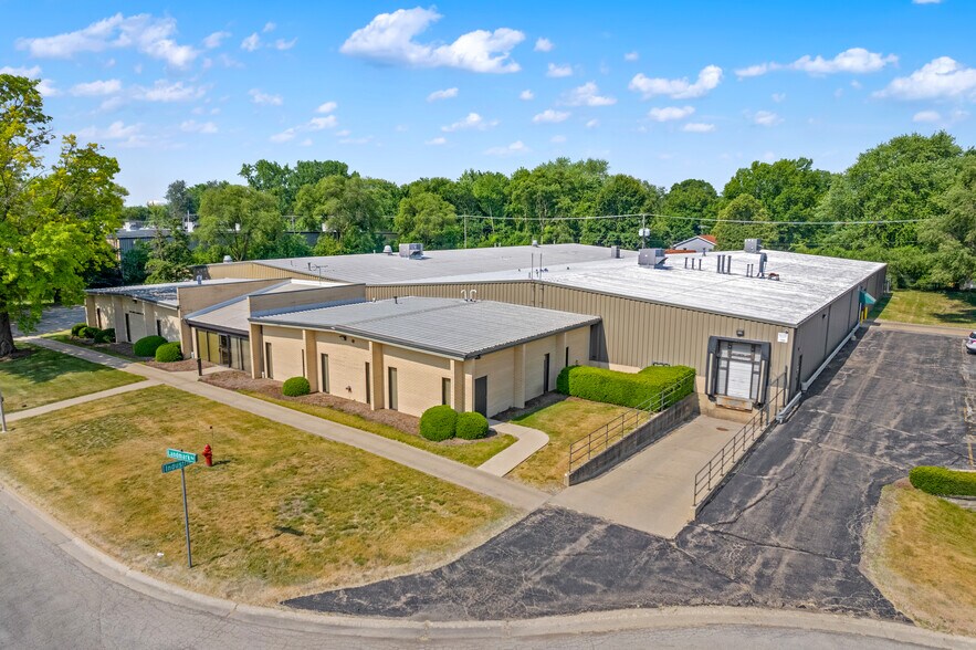 Primary Photo Of 1700 Landmark Rd, Aurora Warehouse For Lease
