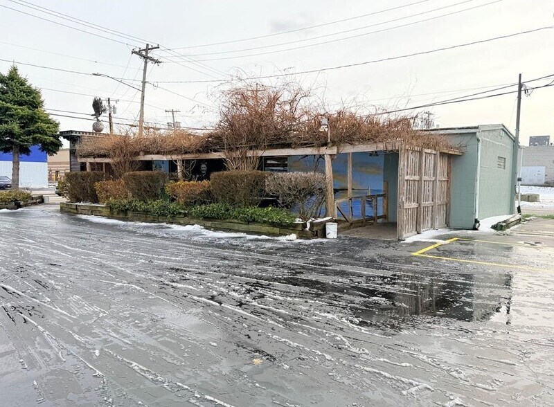 More Photos Of 1305 Abbott Rd, Buffalo Restaurant For Sale