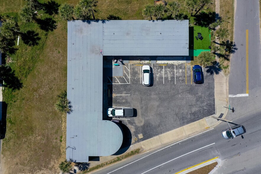 More Photos Of 1915 N Atlantic Ave, Daytona Beach Hotel For Sale