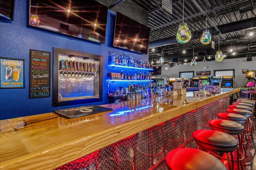 More Photos Of 622 SE Frank Phillips Blvd, Bartlesville Restaurant For Sale