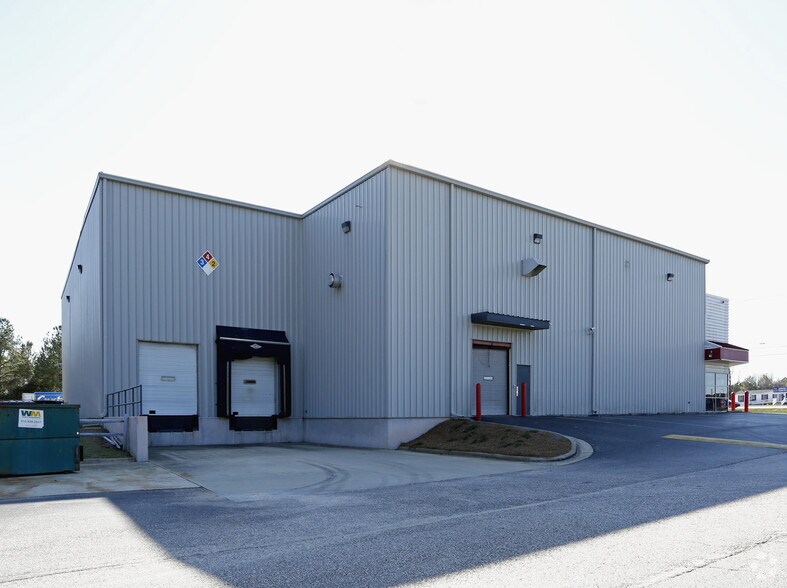 More Photos Of 2915 Gillespie St, Fayetteville Flex For Sale