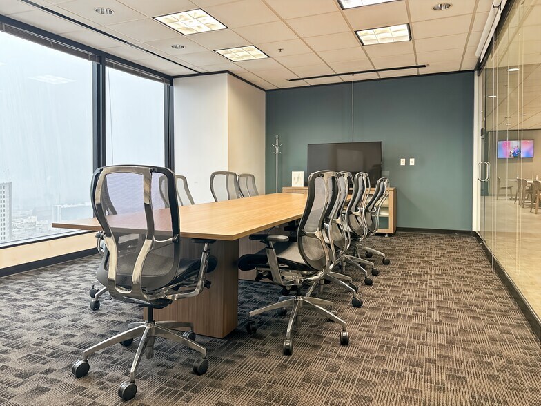 More Photos Of 1100 Poydras St, New Orleans Coworking Space