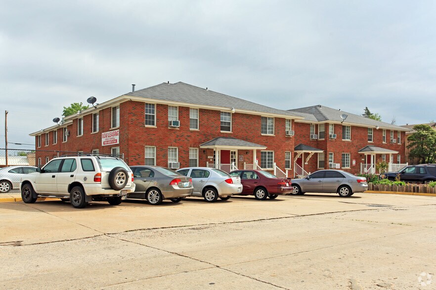 More Photos Of 2037 NW 26th St, Oklahoma City Apartments For Sale