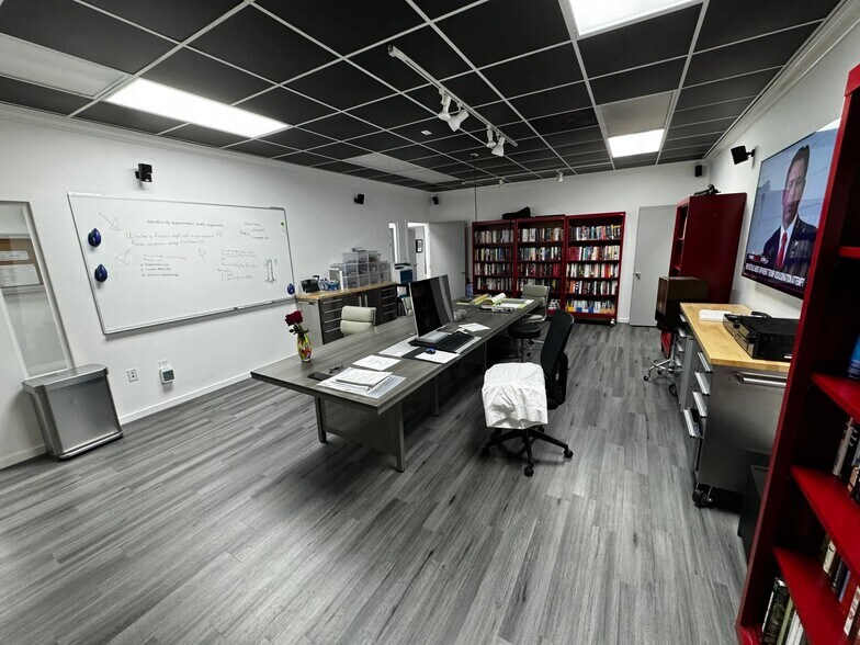 More Photos Of 3226 N Falkenburg Rd, Tampa Office For Sale