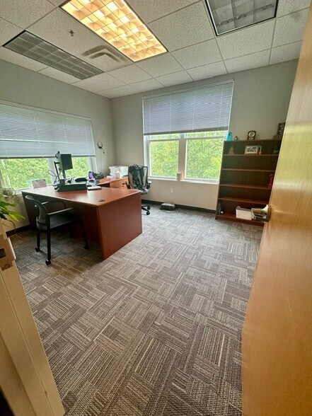 More Photos Of 23 Spring St, Scarborough Medical For Lease