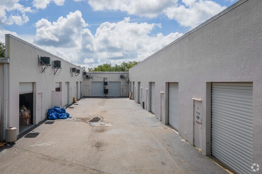 More Photos Of 1455 Rail Head Blvd, Naples Warehouse For Sale