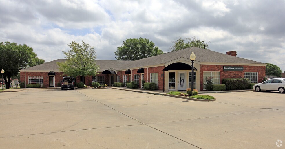 More Photos Of 9300 S Pennsylvania Ave, Oklahoma City Office Residential For Lease